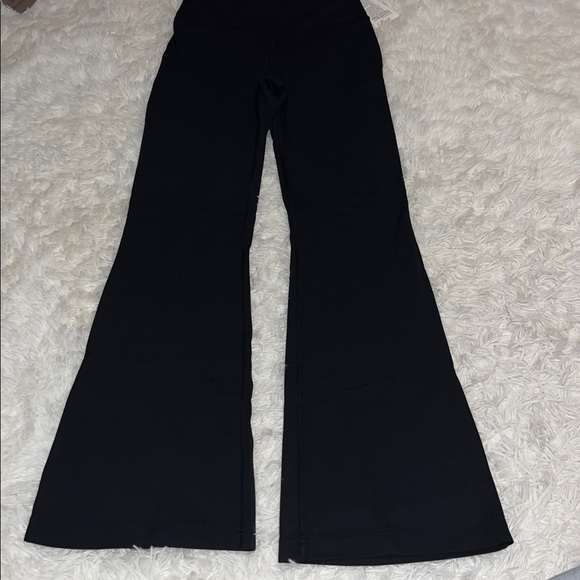Lululemon Groove SHR Flared Leggings *Regular 32.5” Black Sizes 6 & 8 NWT - Picture 4 of 10